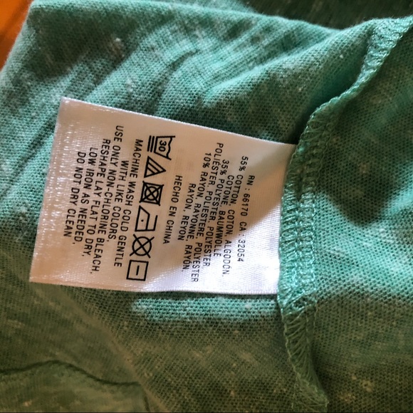 ANTHROPOLOGIE green top with pin tuck details - Picture 6 of 6